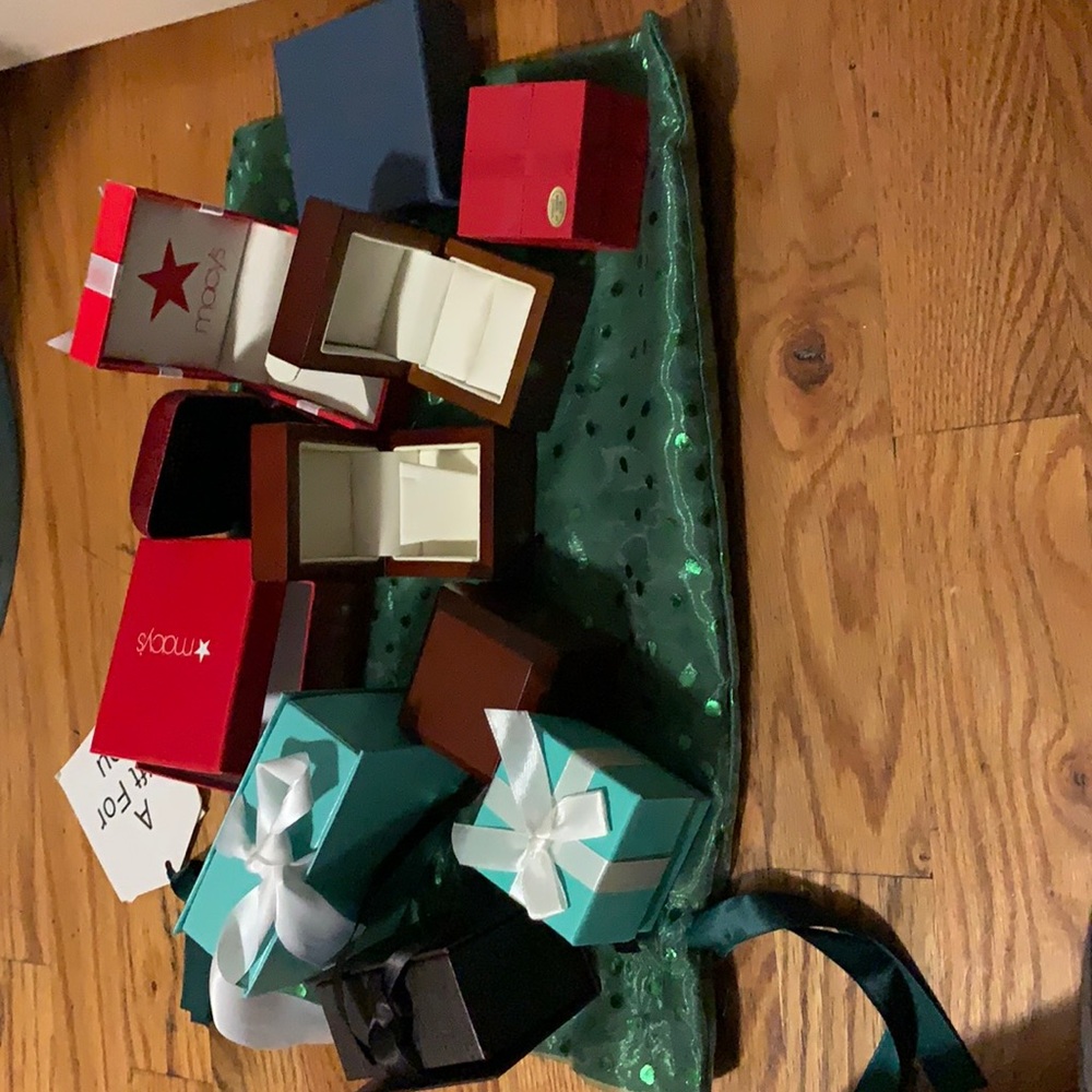 11 give little box